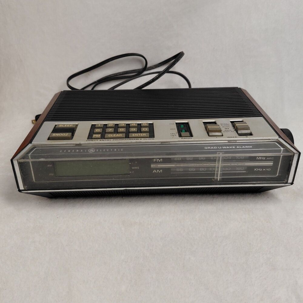 Vtg General Electric Grad-U-Wake AM/FM Alarm Clock Radio 7-4800A  Works/Tested